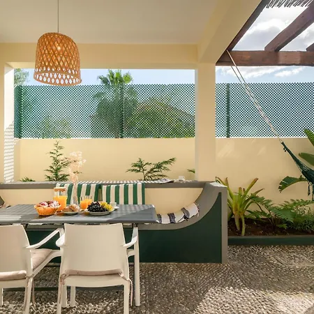 Bela De Santiago Ii By An Island * פונשל